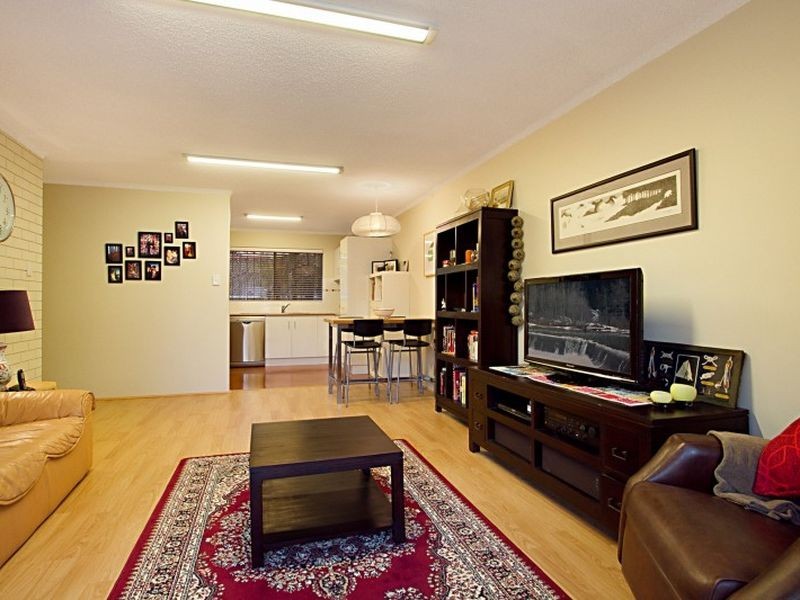 2/26 Raby Road, Coorparoo QLD 4151