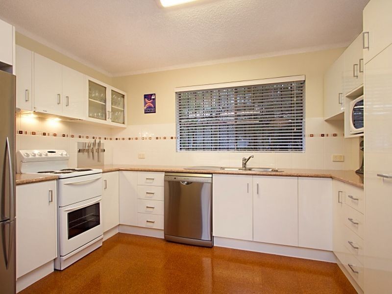 2/26 Raby Road, Coorparoo QLD 4151