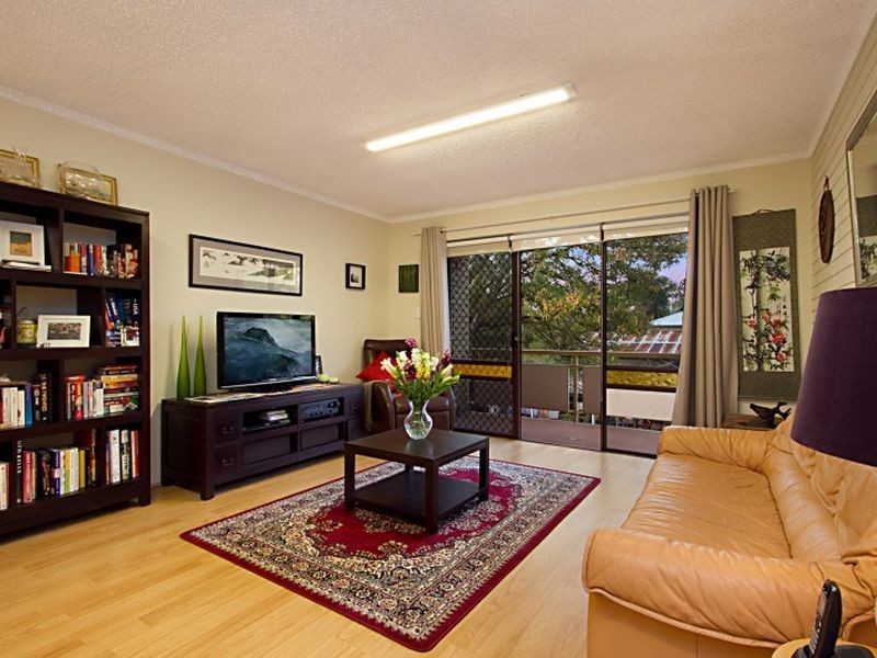 2/26 Raby Road, Coorparoo QLD 4151