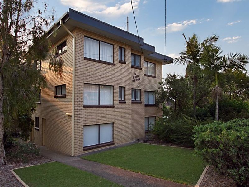 2/26 Raby Road, Coorparoo QLD 4151