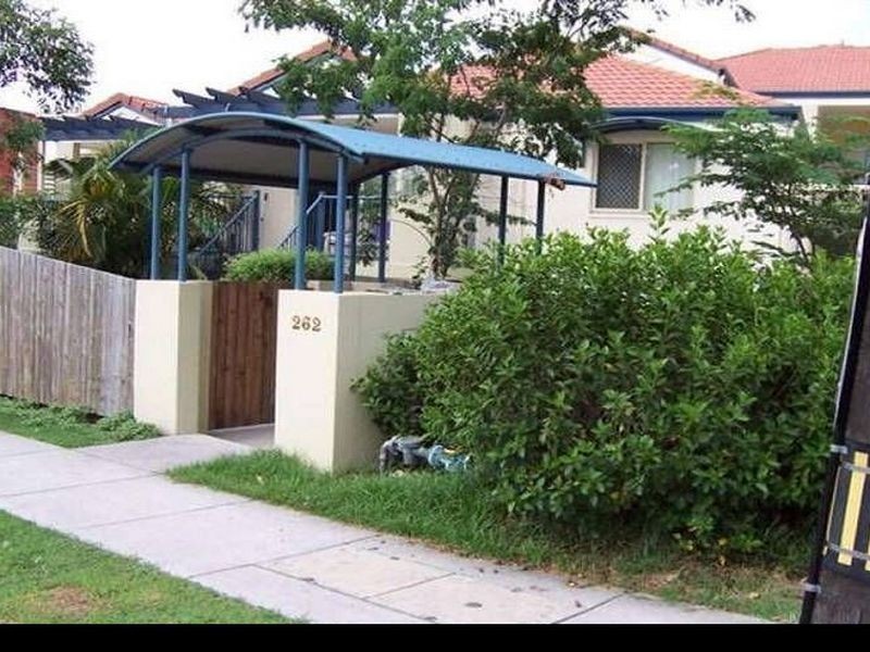 12/262 Cavendish Road, Coorparoo QLD 4151
