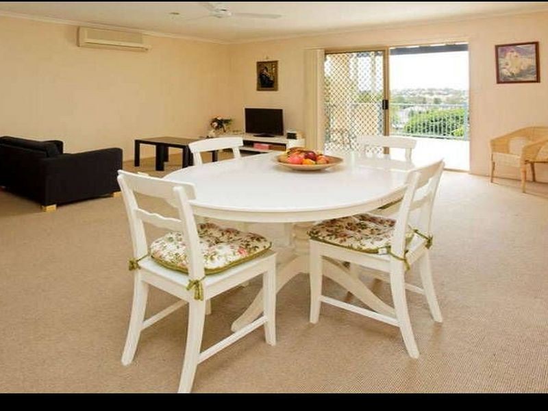 12/262 Cavendish Road, Coorparoo QLD 4151