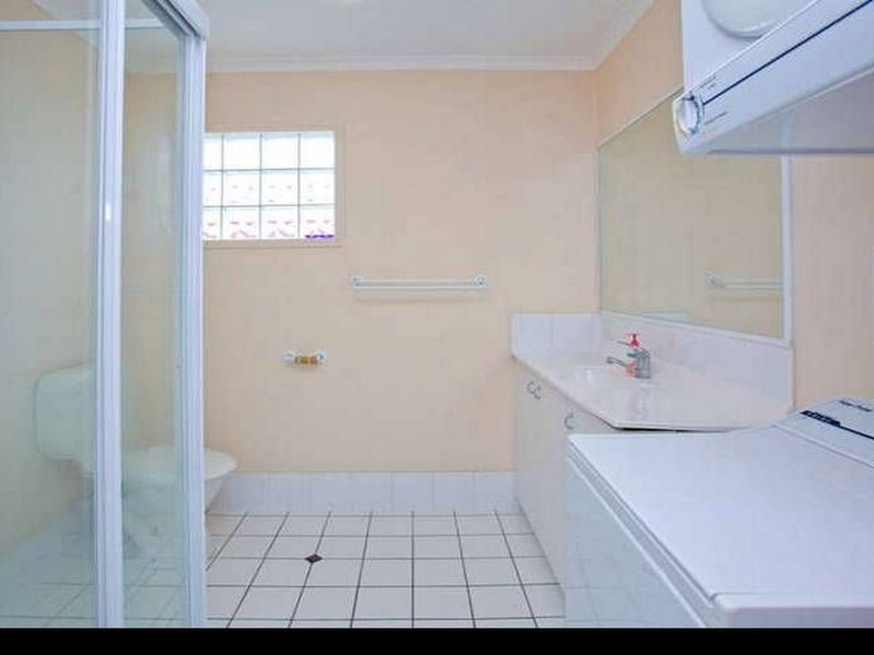 12/262 Cavendish Road, Coorparoo QLD 4151