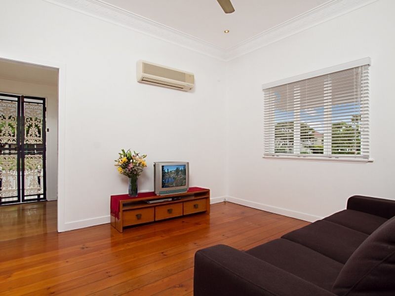 142 Temple Street, Coorparoo QLD 4151