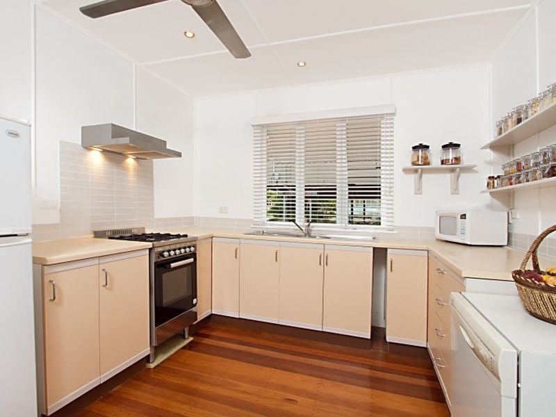 142 Temple Street, Coorparoo QLD 4151