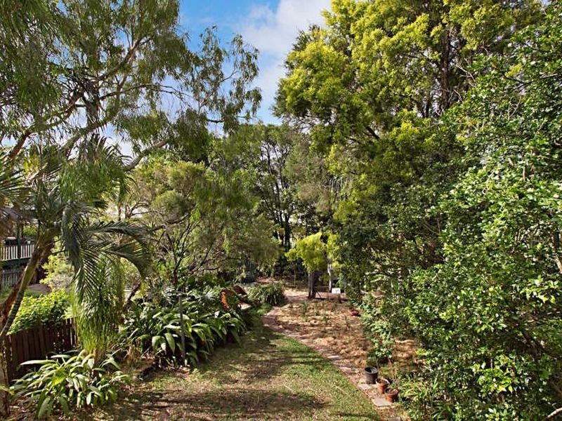 142 Temple Street, Coorparoo QLD 4151