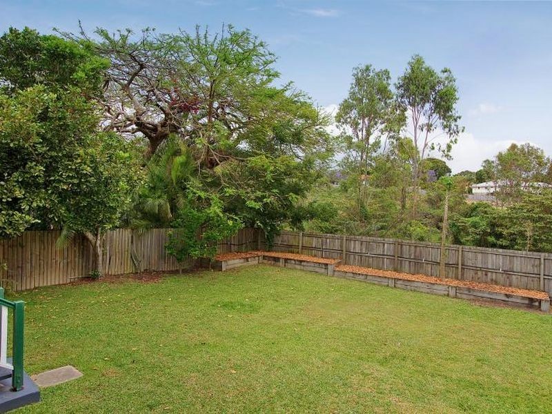 113 Birdwood Road, Holland Park West QLD 4121