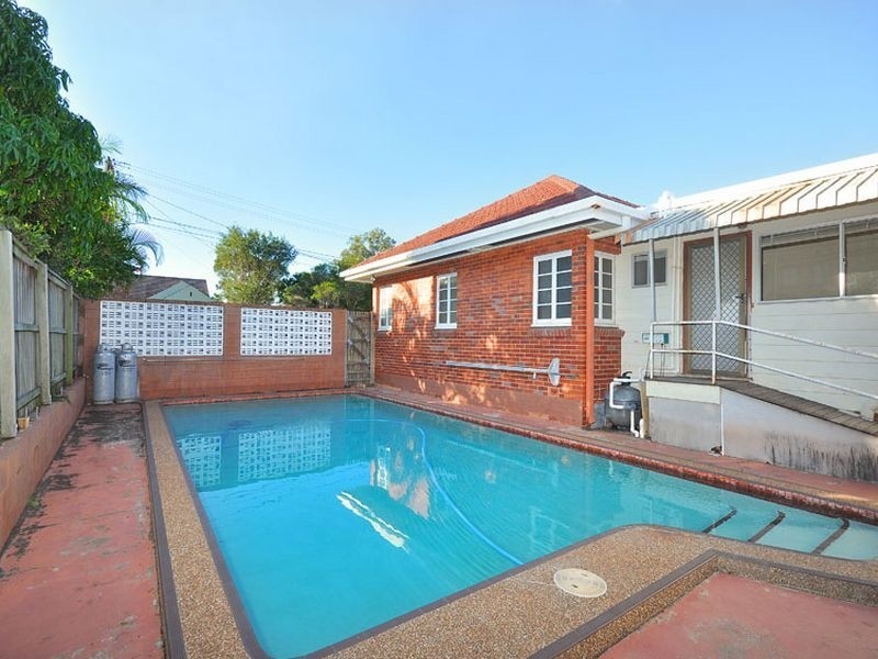 87 Solar Street, Coorparoo QLD 4151