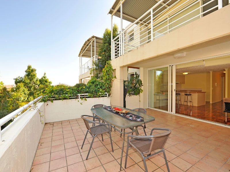 19/96 Norman Crescent, Norman Park QLD 4170