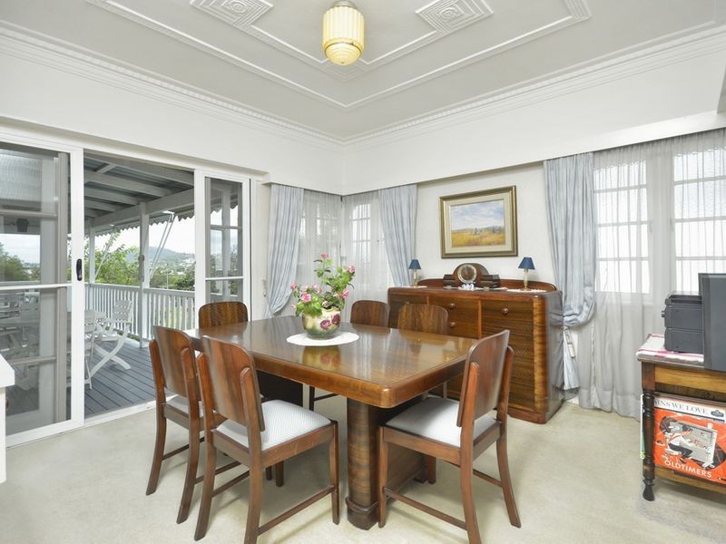 52 Geelong Avenue, Holland Park QLD 4121