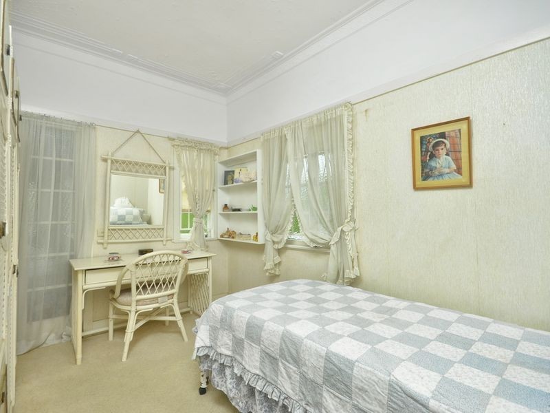 52 Geelong Avenue, Holland Park QLD 4121