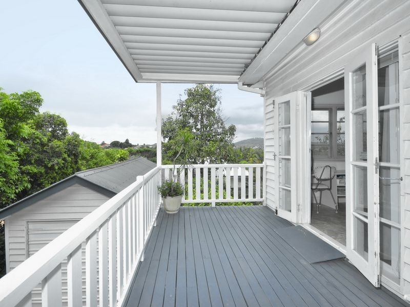 52 Geelong Avenue, Holland Park QLD 4121