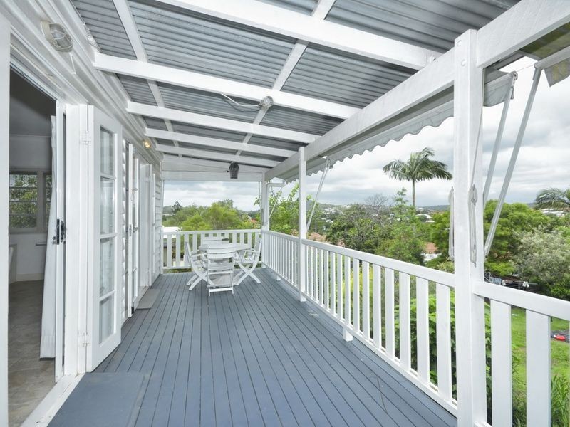 52 Geelong Avenue, Holland Park QLD 4121