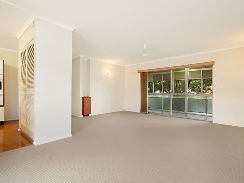 2/45 Kitchener Street, Coorparoo QLD 4151