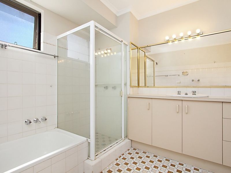 2/45 Kitchener Street, Coorparoo QLD 4151