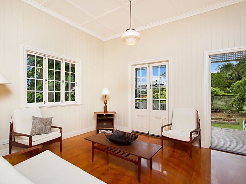 17 The Crescent, Coorparoo QLD 4151