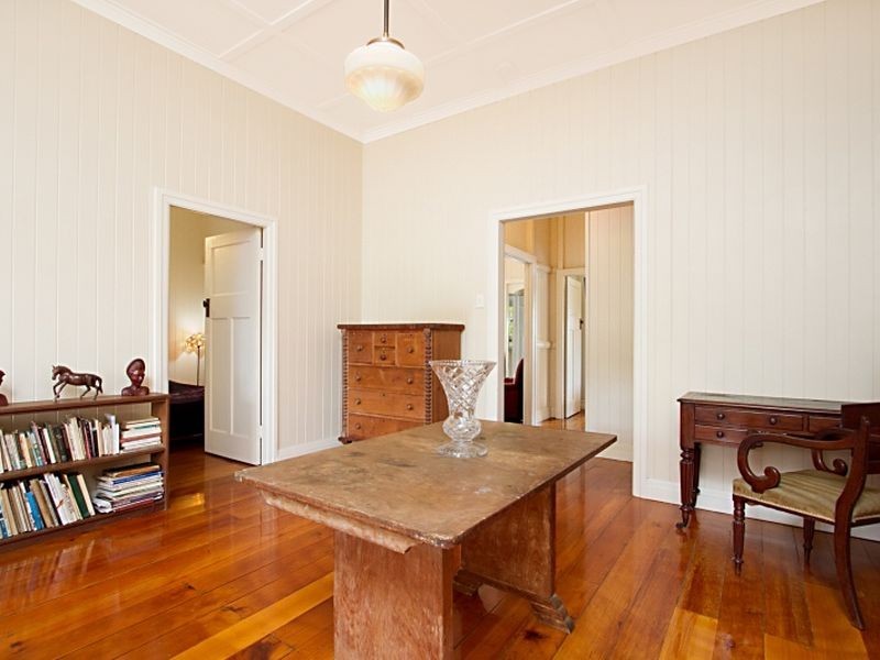 17 The Crescent, Coorparoo QLD 4151
