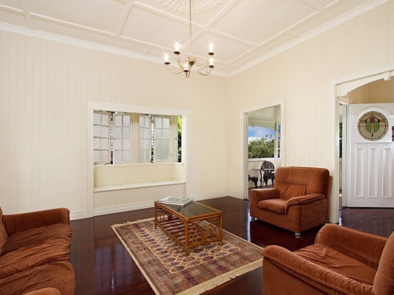 17 The Crescent, Coorparoo QLD 4151