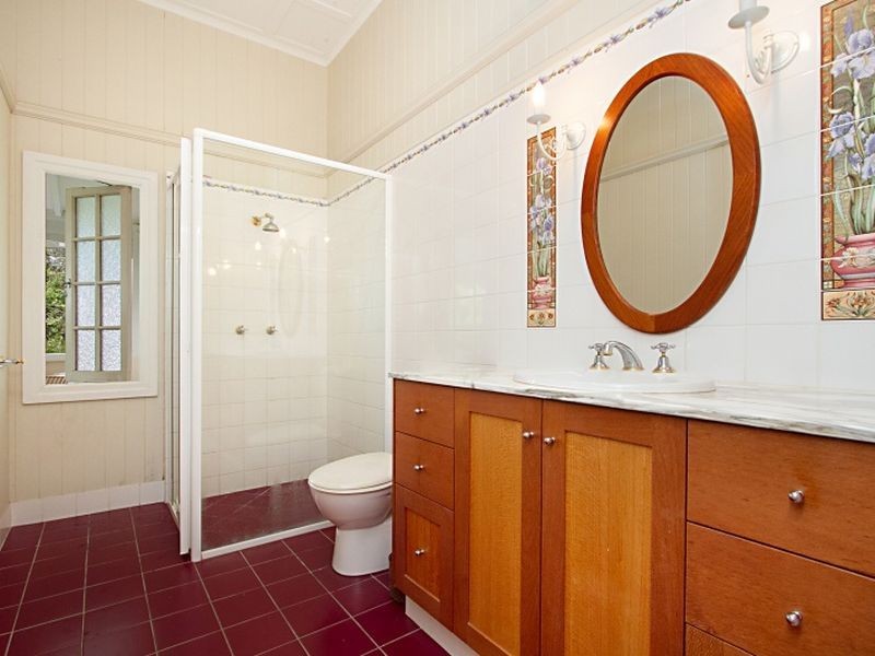 17 The Crescent, Coorparoo QLD 4151