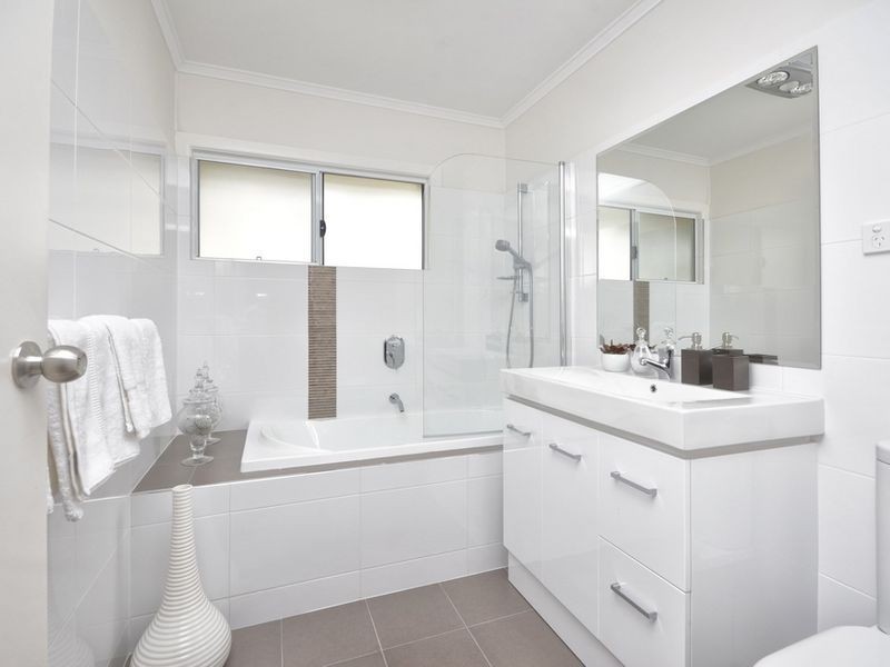 1/11 Henry Street, Greenslopes QLD 4120