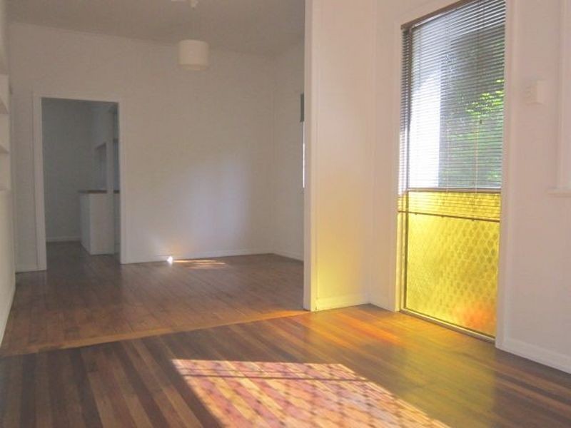 32 Lade Street, Coorparoo QLD 4151