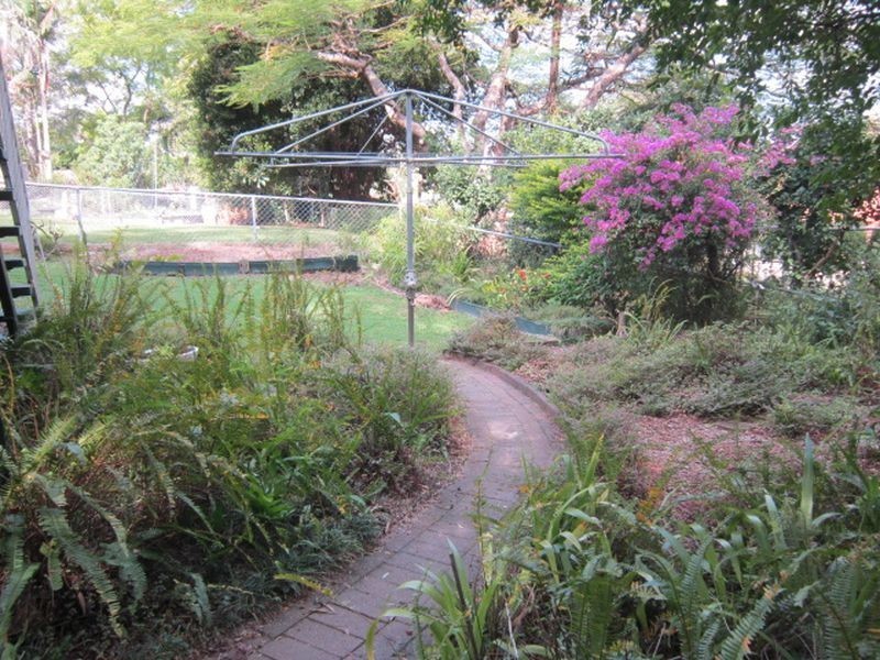 32 Lade Street, Coorparoo QLD 4151