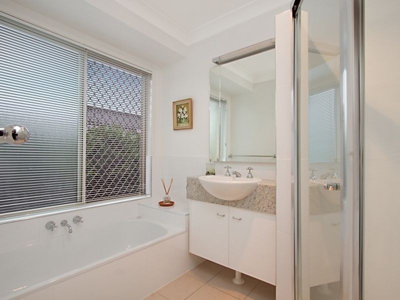 61 Nardie Street, Eight Mile Plains QLD 4113