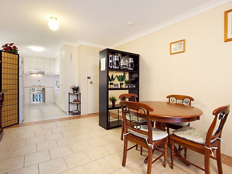 6/94 Cavendish Road, Coorparoo QLD 4151