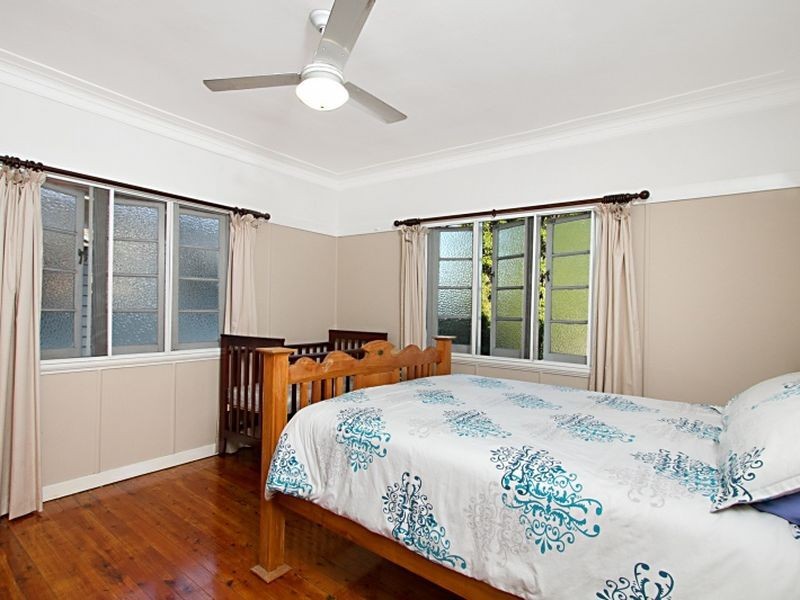 57 Gladstone Street, Coorparoo QLD 4151