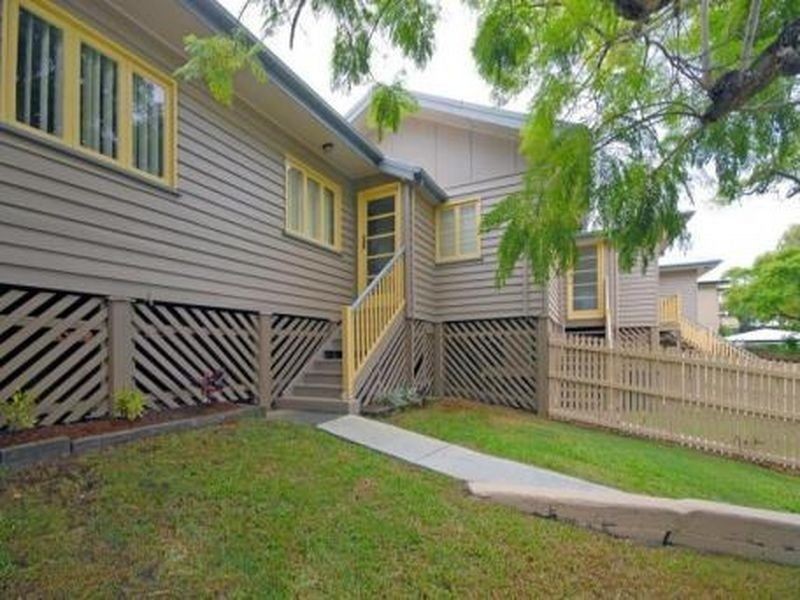 2/83 Mackay Street, Coorparoo QLD 4151