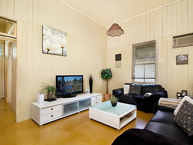 1/46 – 48 Tiber Street, Coorparoo QLD 4151