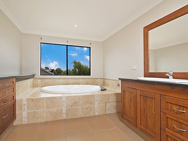 25 Salisbury Street, Coorparoo QLD 4151