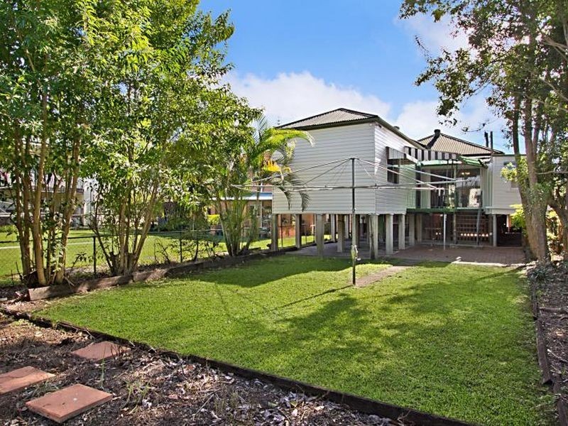 24 Gladstone Street, Coorparoo QLD 4151