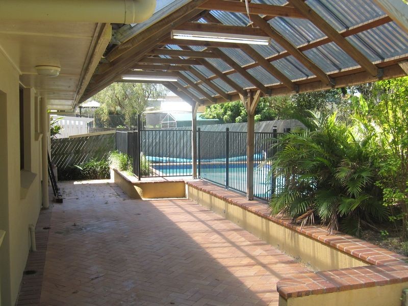 433 Nursery Road, Holland Park QLD 4121