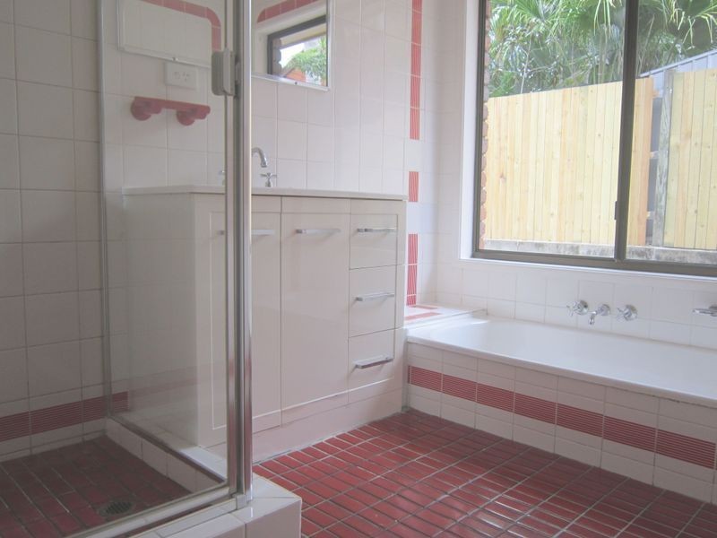 12 Agate Street, Camp Hill QLD 4152