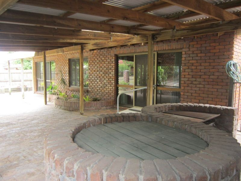 12 Agate Street, Camp Hill QLD 4152