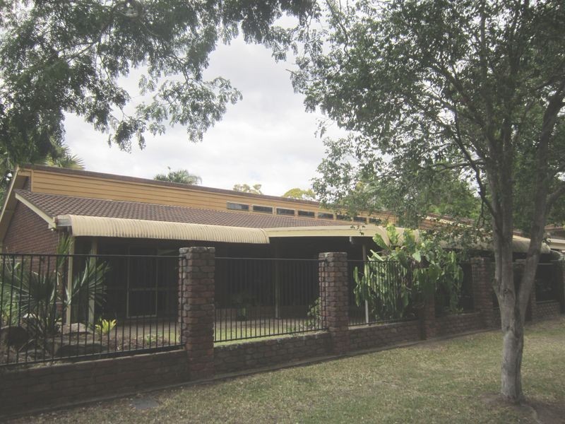 12 Agate Street, Camp Hill QLD 4152