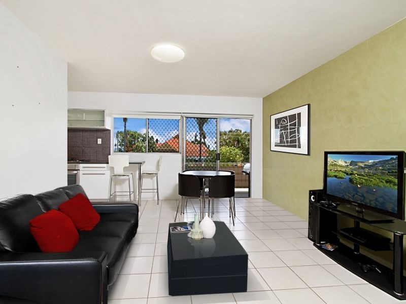 2/73 Chatsworth Road, Greenslopes QLD 4120