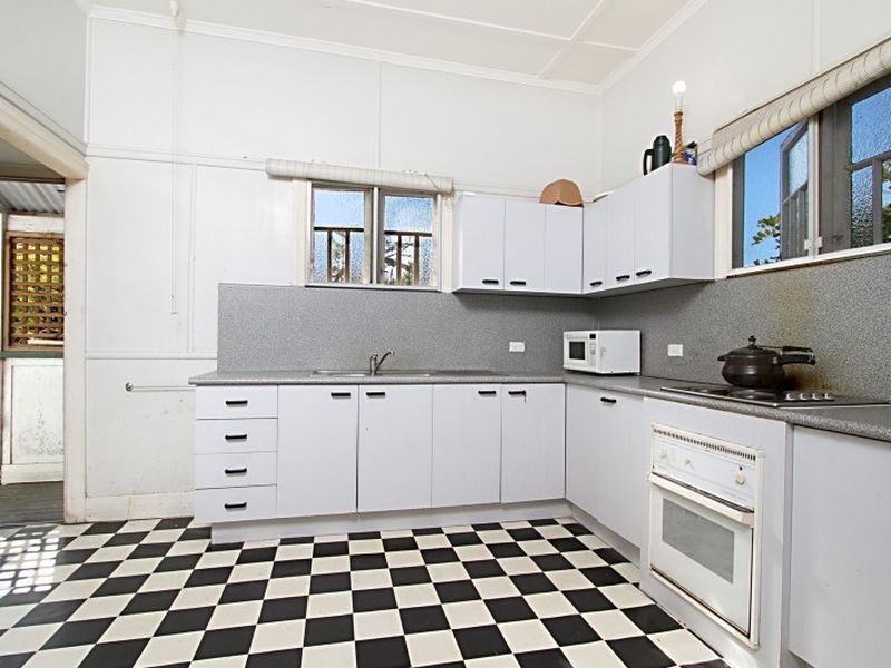 2/46 – 48 Tiber Street, Coorparoo QLD 4151