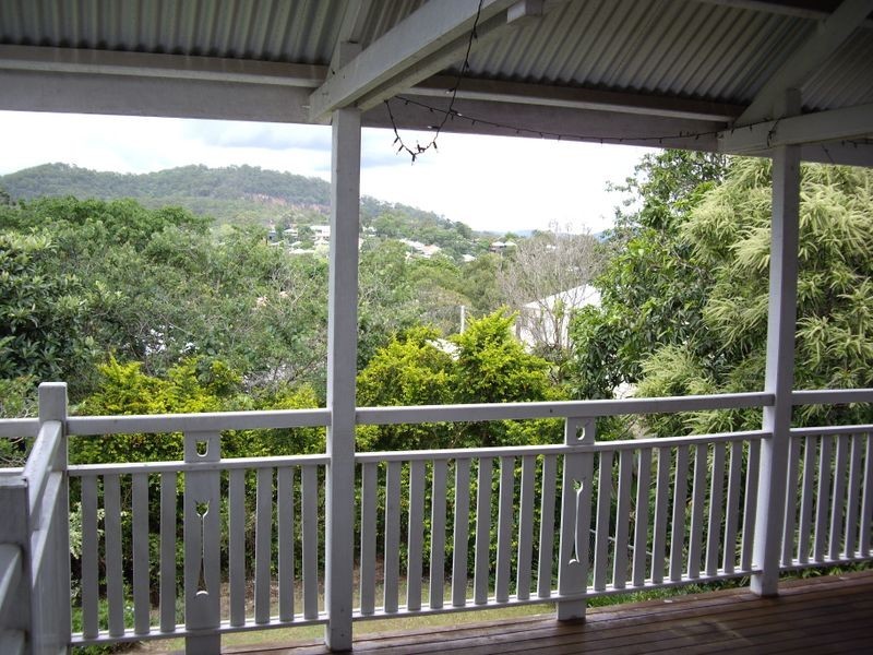 72 Lewin Street, Bardon QLD 4065