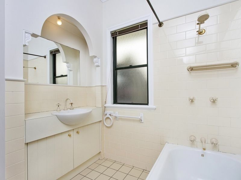 42 Fern Street, Woolloongabba QLD 4102