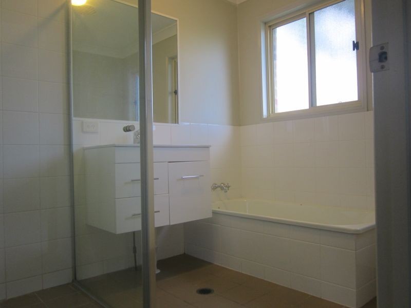 2/55 Railway Parade, Norman Park QLD 4170