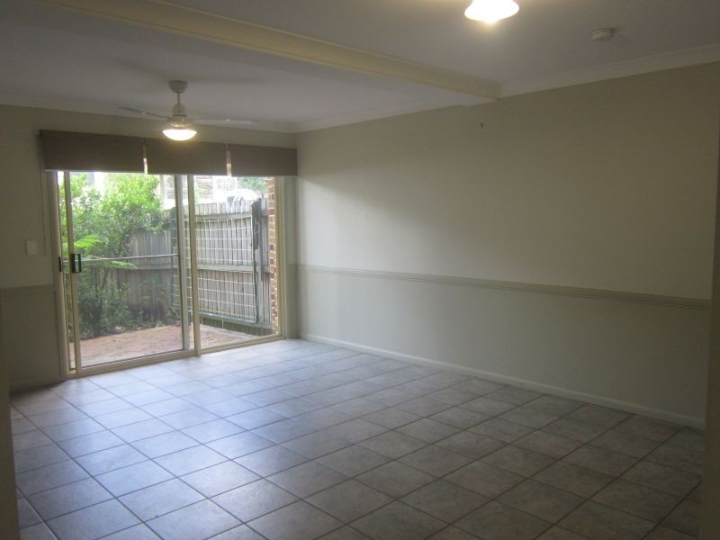 2/55 Railway Parade, Norman Park QLD 4170