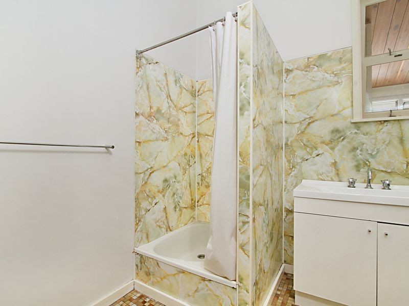 2 Greens Road, Coorparoo QLD 4151