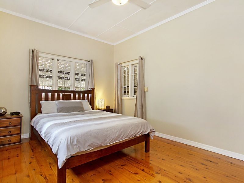 2 Greens Road, Coorparoo QLD 4151