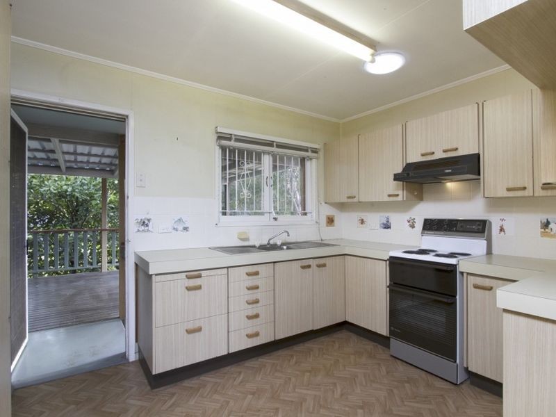 5 Mclay Street, Coorparoo QLD 4151