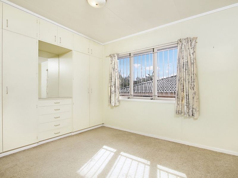 5 Mclay Street, Coorparoo QLD 4151