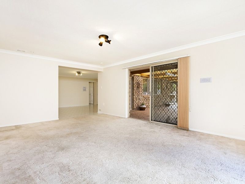 25 Blue Grass Crescent, Eight Mile Plains QLD 4113