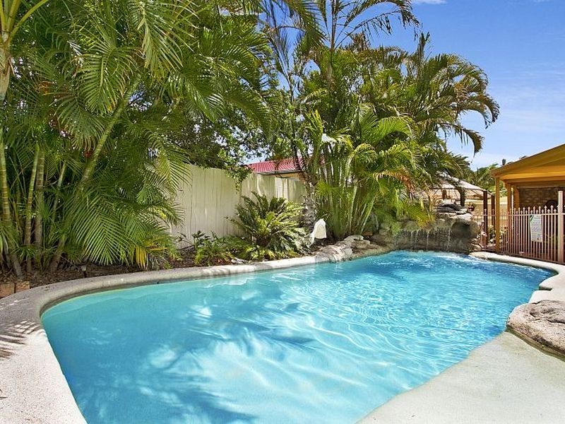 25 Blue Grass Crescent, Eight Mile Plains QLD 4113