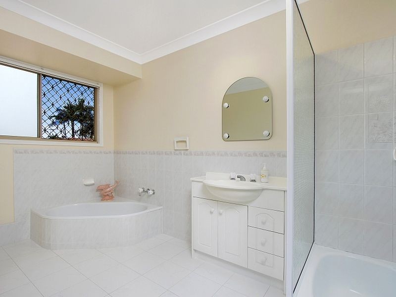 25 Blue Grass Crescent, Eight Mile Plains QLD 4113